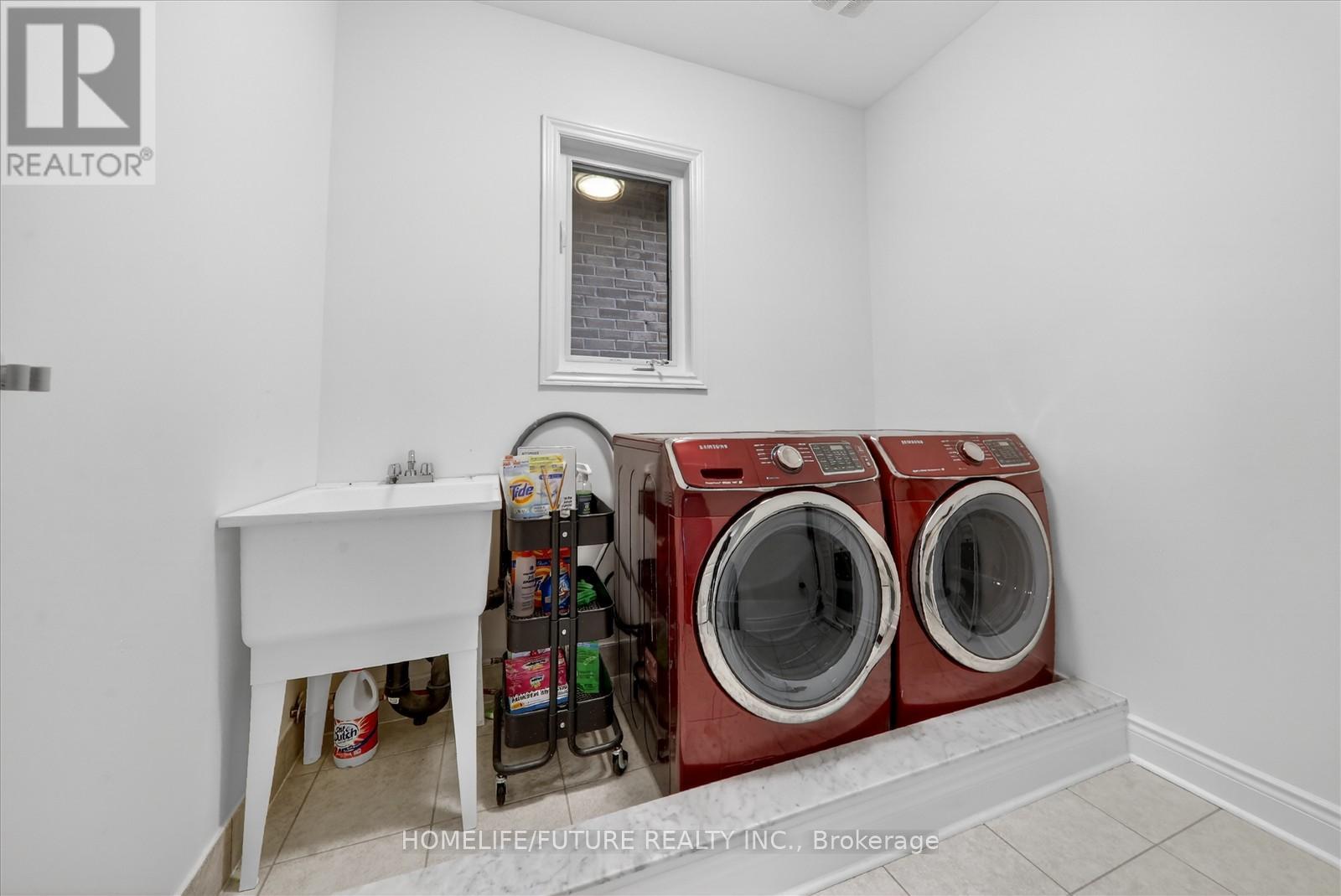 1016 Poppy Lane, Newmarket (Stonehaven-Wyndham), Ontario  L3X 3H6 - Photo 32 - N12962184