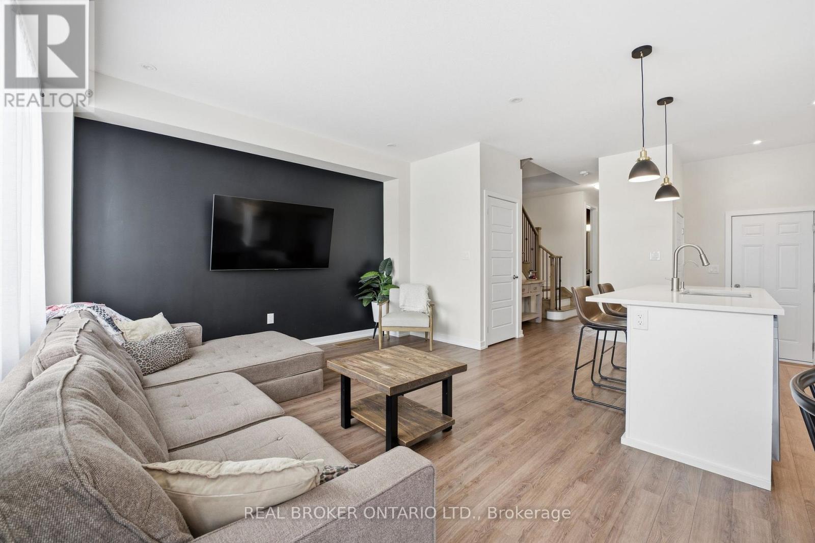 10 Owl Lane, Haldimand, Ontario  N3W 0G4 - Photo 12 - X12964442