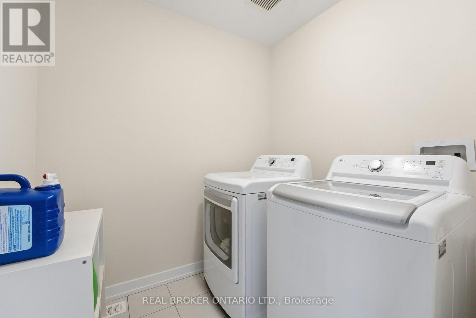 10 Owl Lane, Haldimand, Ontario  N3W 0G4 - Photo 21 - X12964442