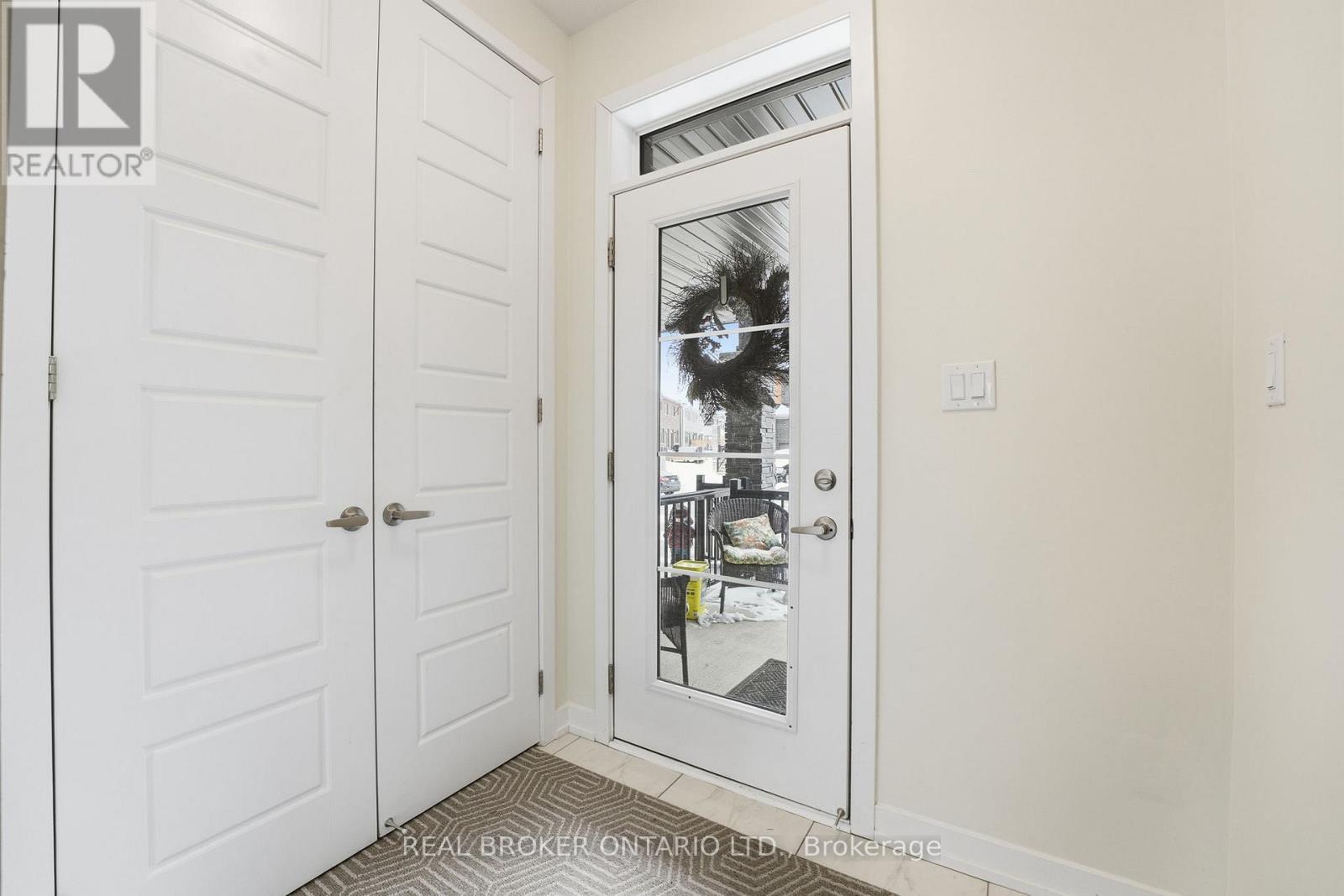 10 Owl Lane, Haldimand, Ontario  N3W 0G4 - Photo 3 - X12964442