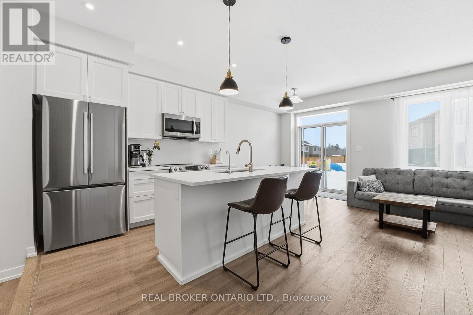 10 Owl Lane, Haldimand, Ontario  N3W 0G4 - Photo 5 - X12964442