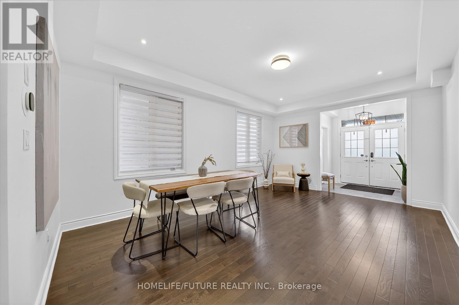 1016 Poppy Lane, Newmarket (Stonehaven-Wyndham), Ontario  L3X 3H6 - Photo 6 - N12962184