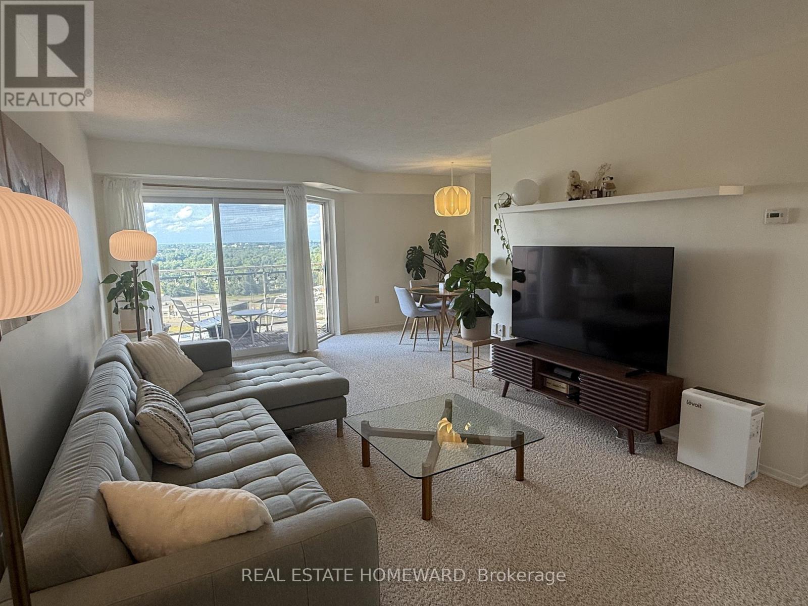 1505 - 860 Commissioners Road E