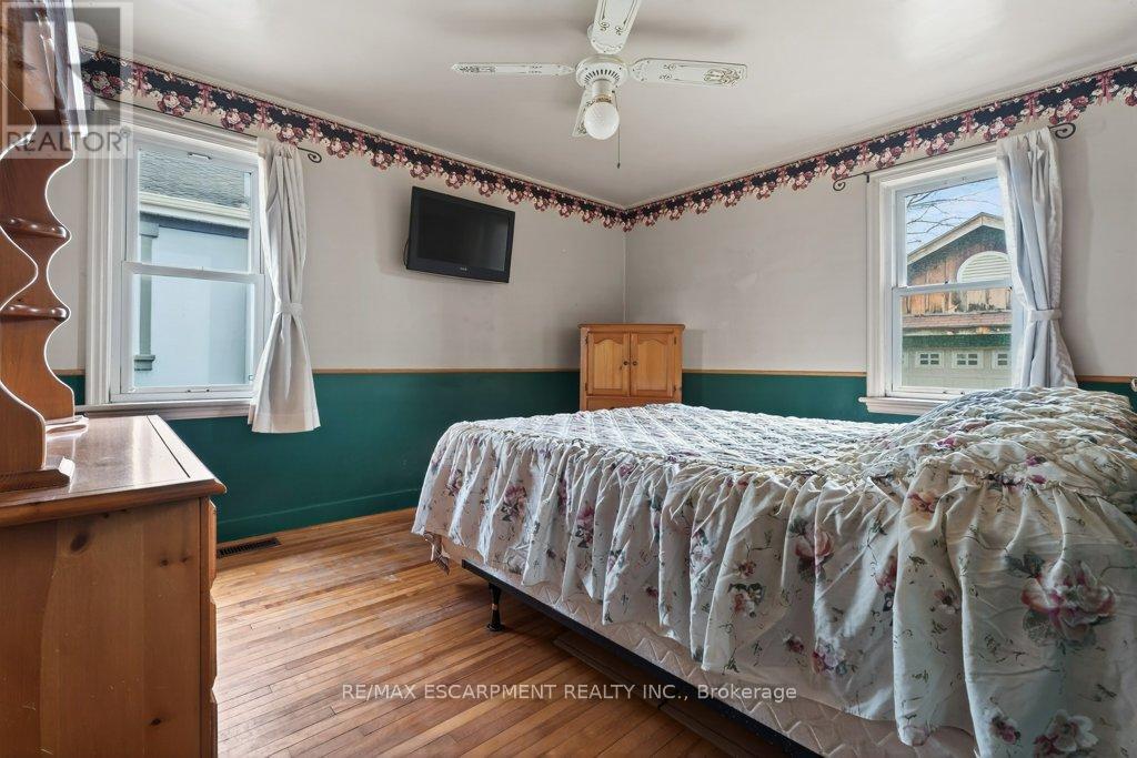 69 West 4th Street, Hamilton, Ontario  L9C 3M6 - Photo 17 - X12964606