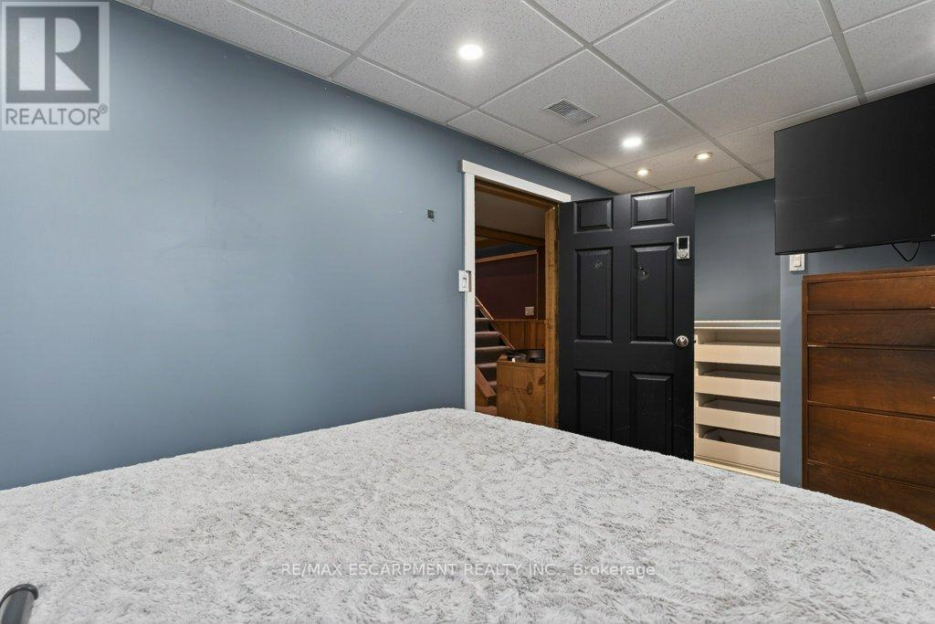 69 West 4th Street, Hamilton, Ontario  L9C 3M6 - Photo 34 - X12964606