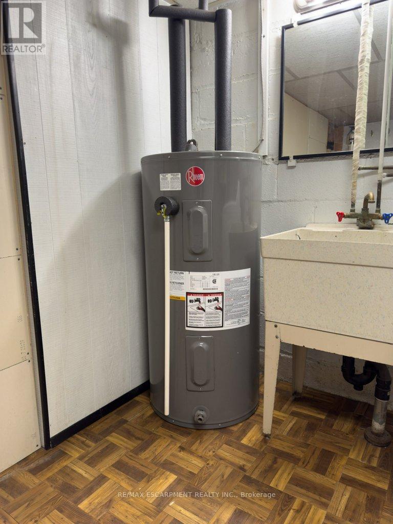 69 West 4th Street, Hamilton, Ontario  L9C 3M6 - Photo 37 - X12964606