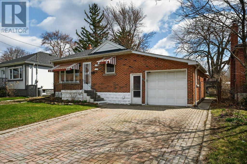 69 West 4th Street, Hamilton, Ontario  L9C 3M6 - Photo 4 - X12964606