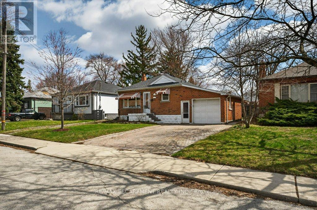 69 West 4th Street, Hamilton, Ontario  L9C 3M6 - Photo 5 - X12964606