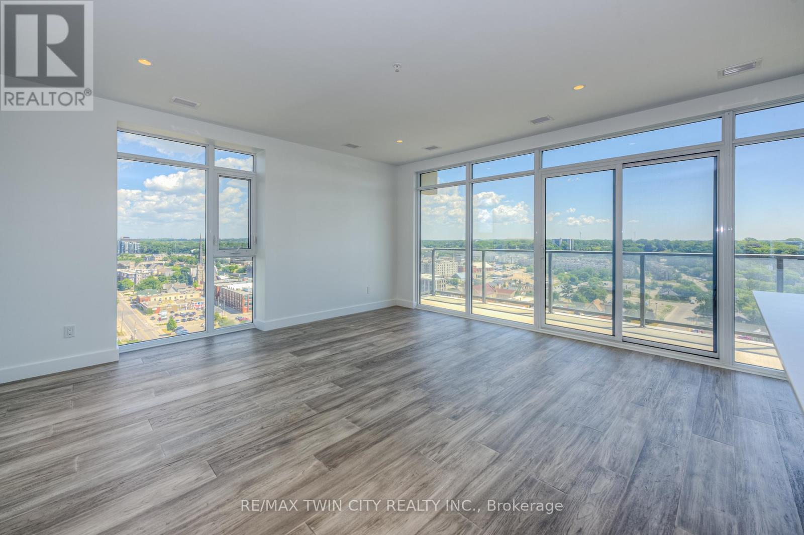 1413 - 50 Grand Avenue S, Cambridge, Ontario  N1S 2L8 - Photo 4 - X12964628