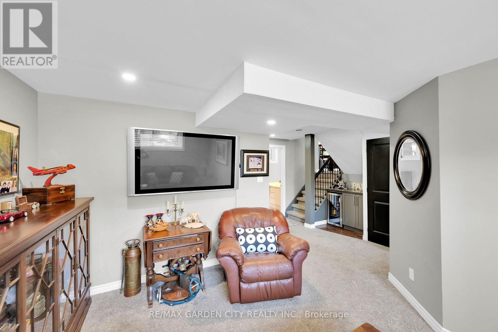 8 Bendamere Drive, Grimsby, Ontario  L3M 2N3 - Photo 19 - X12964662