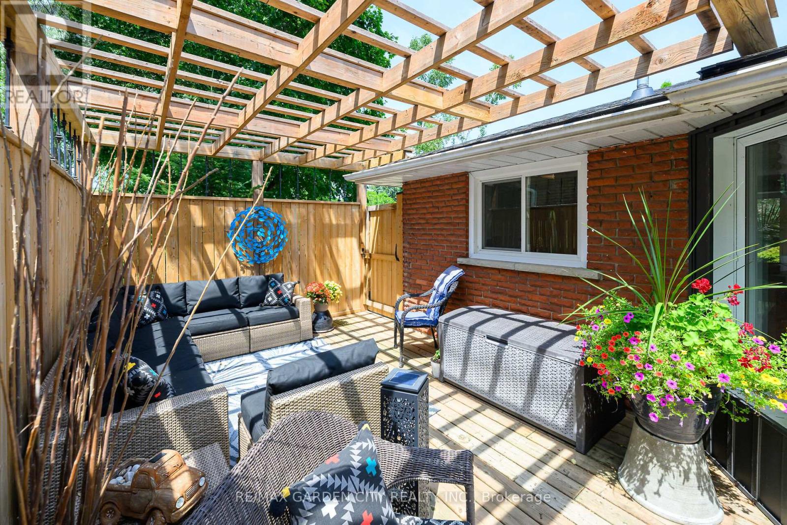 8 Bendamere Drive, Grimsby, Ontario  L3M 2N3 - Photo 38 - X12964662