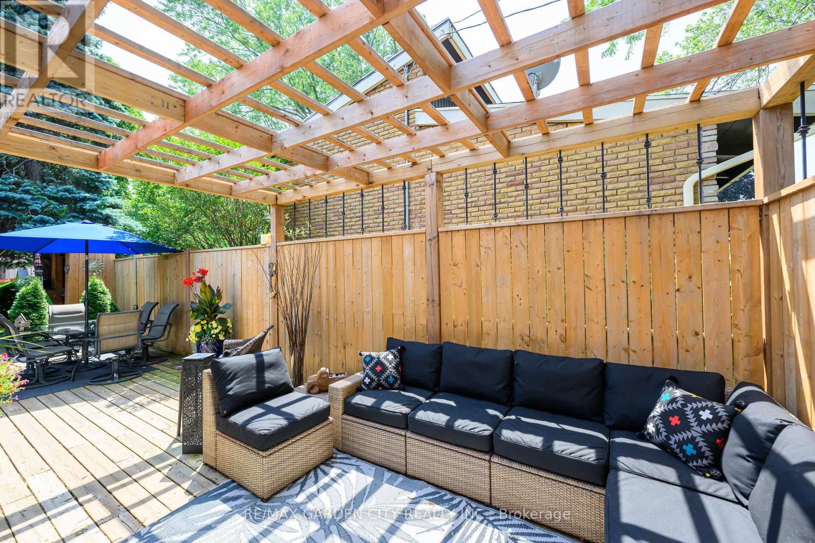 8 Bendamere Drive, Grimsby, Ontario  L3M 2N3 - Photo 39 - X12964662