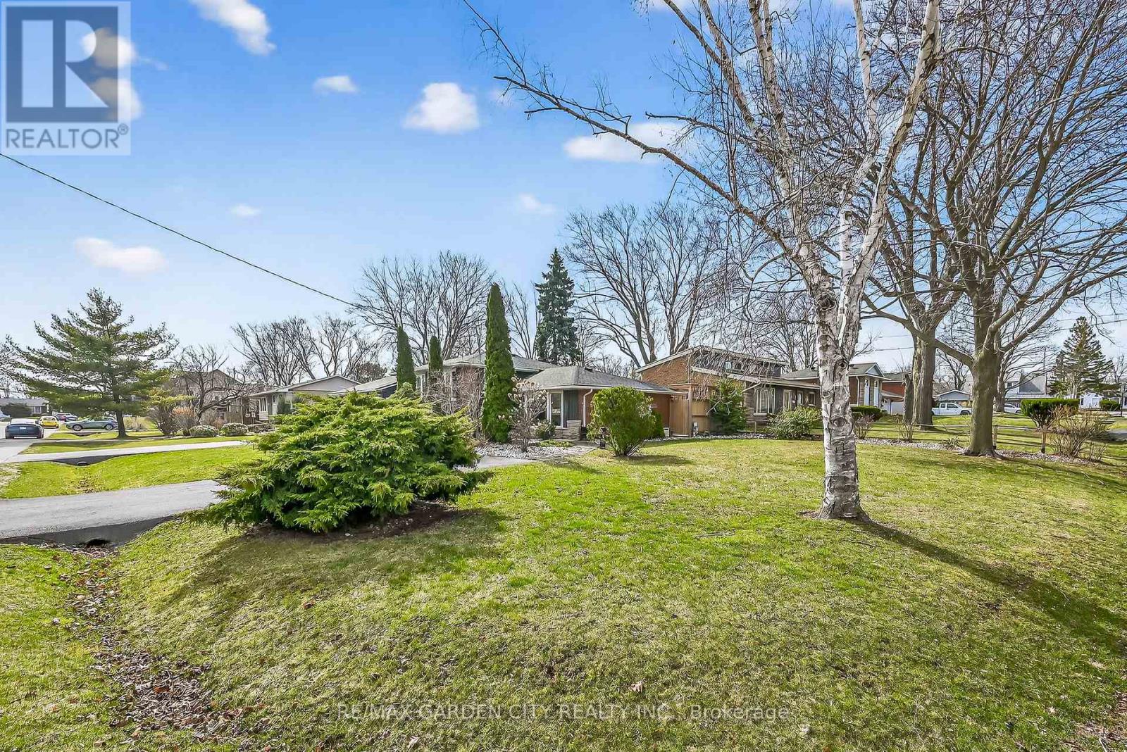 8 Bendamere Drive, Grimsby, Ontario  L3M 2N3 - Photo 42 - X12964662