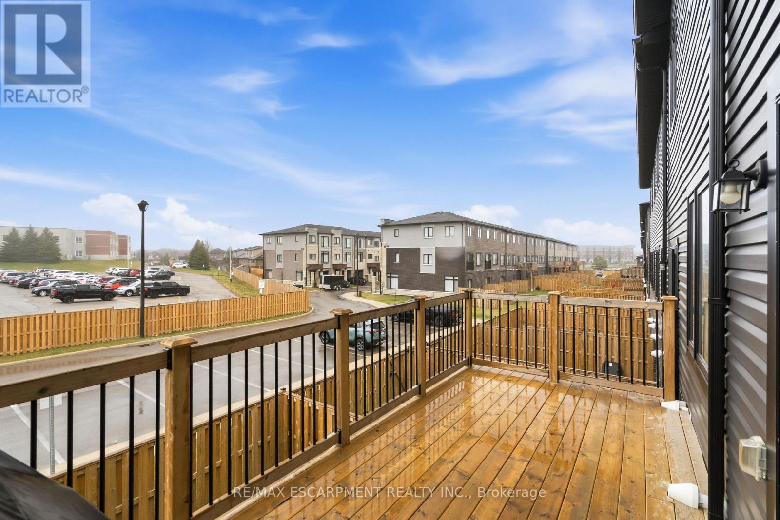 7 Cadwell Lane, Hamilton, Ontario  L9C 0E7 - Photo 2 - X12964666