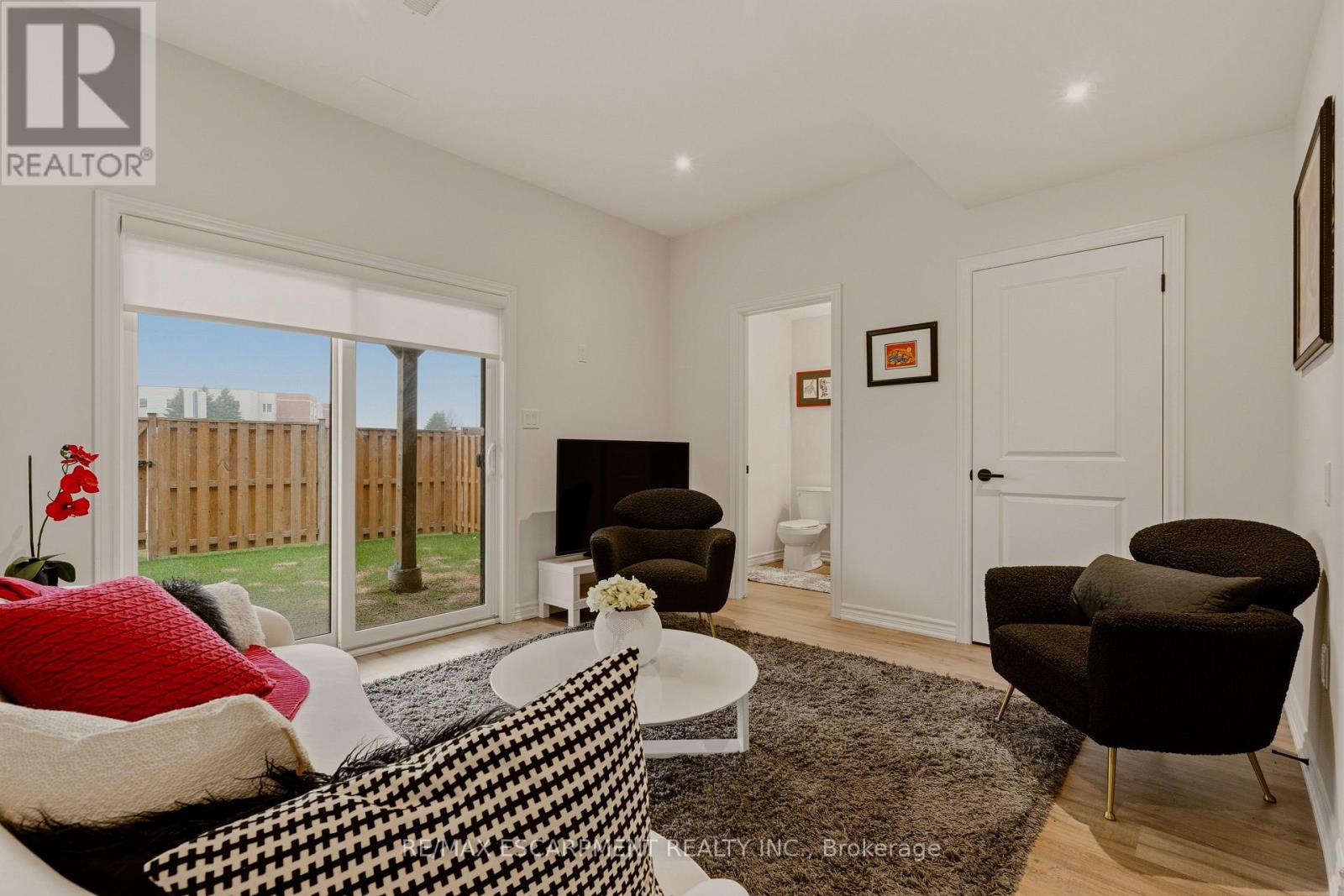 7 Cadwell Lane, Hamilton, Ontario  L9C 0E7 - Photo 7 - X12964666