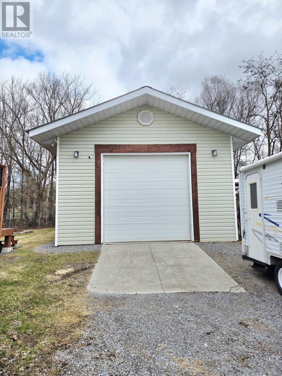 40 Mcgill Drive, Kawartha Lakes, Ontario  L0B 1K0 - Photo 31 - X12964676