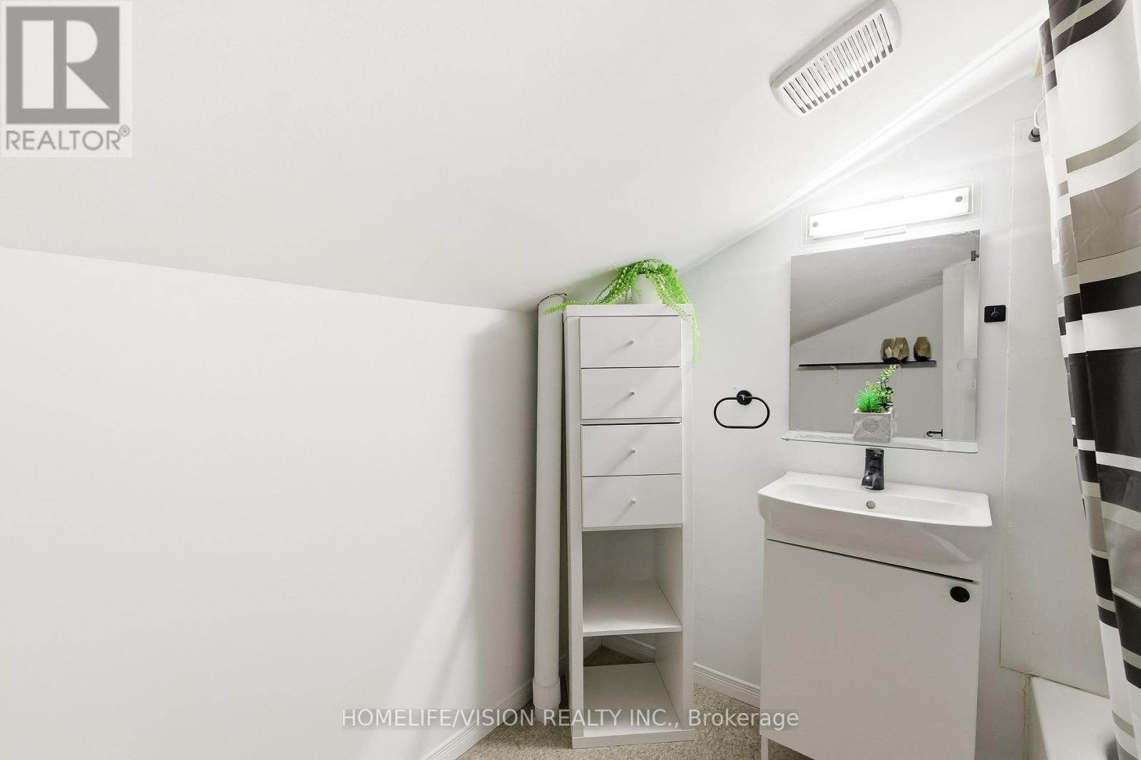 40 Mcgill Drive, Kawartha Lakes, Ontario  L0B 1K0 - Photo 37 - X12964676