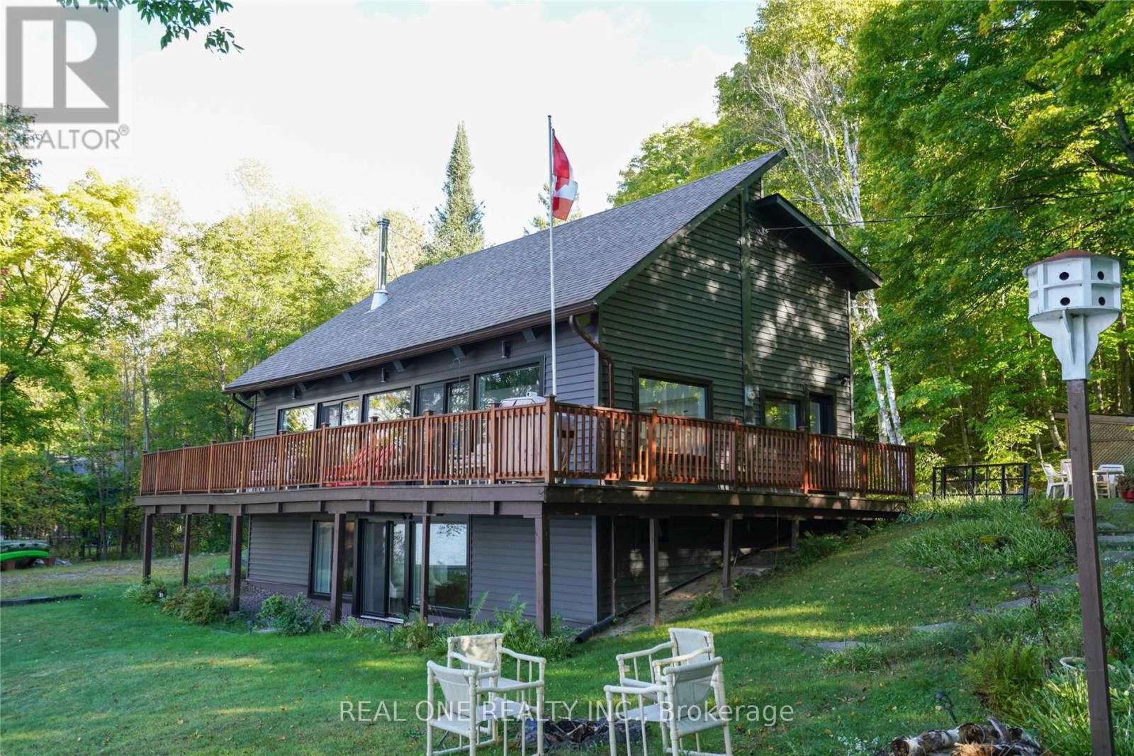 1 Muskoka Estates Road, Muskoka Lakes, Ontario  P0B 1J0 - Photo 2 - X12964734