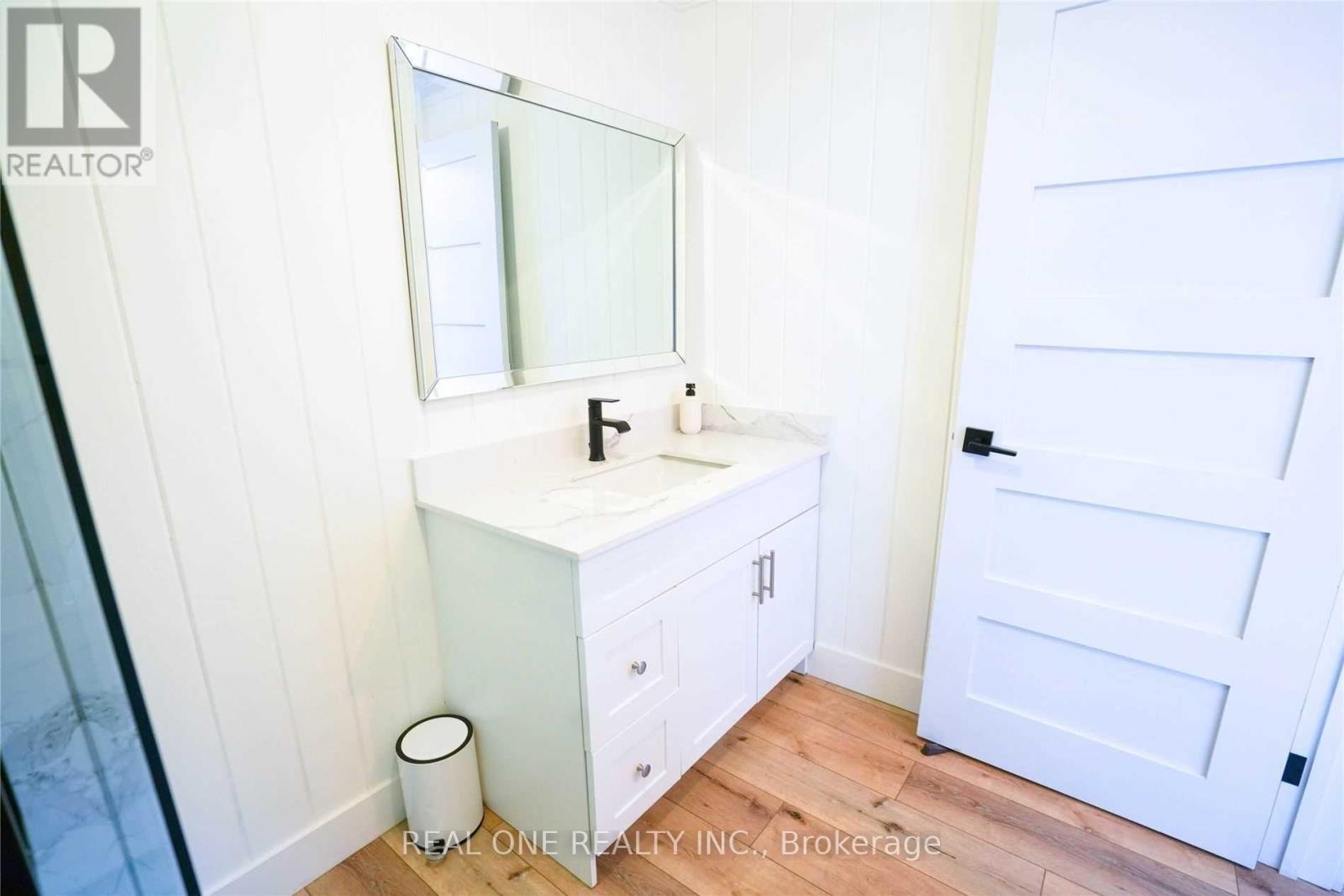 1 Muskoka Estates Road, Muskoka Lakes, Ontario  P0B 1J0 - Photo 20 - X12964734