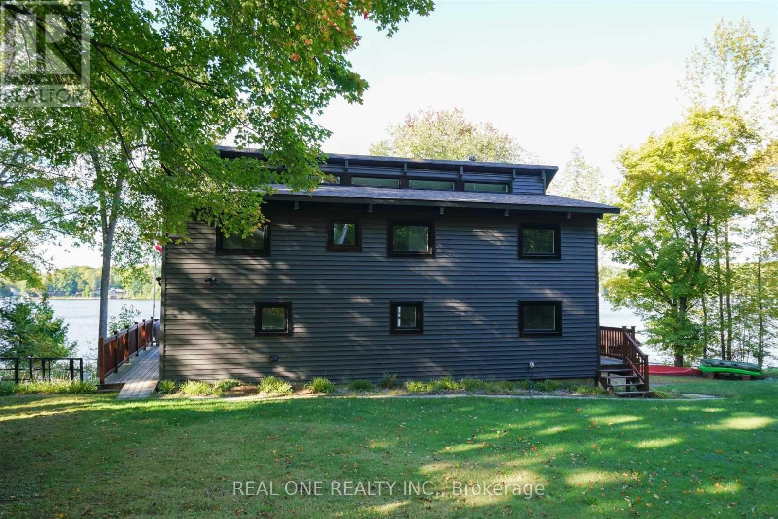 1 Muskoka Estates Road, Muskoka Lakes, Ontario  P0B 1J0 - Photo 3 - X12964734