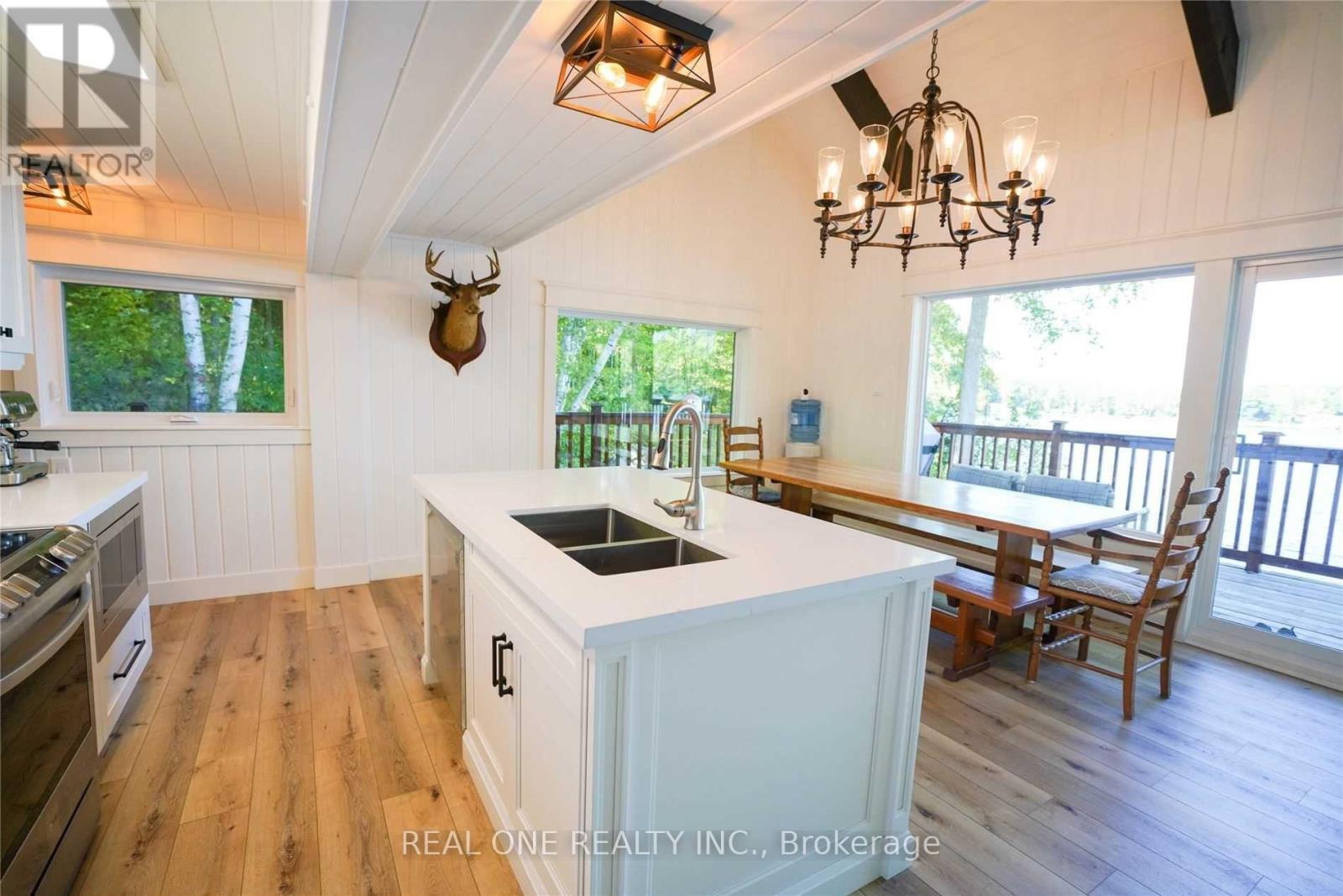 1 Muskoka Estates Road, Muskoka Lakes, Ontario  P0B 1J0 - Photo 8 - X12964734