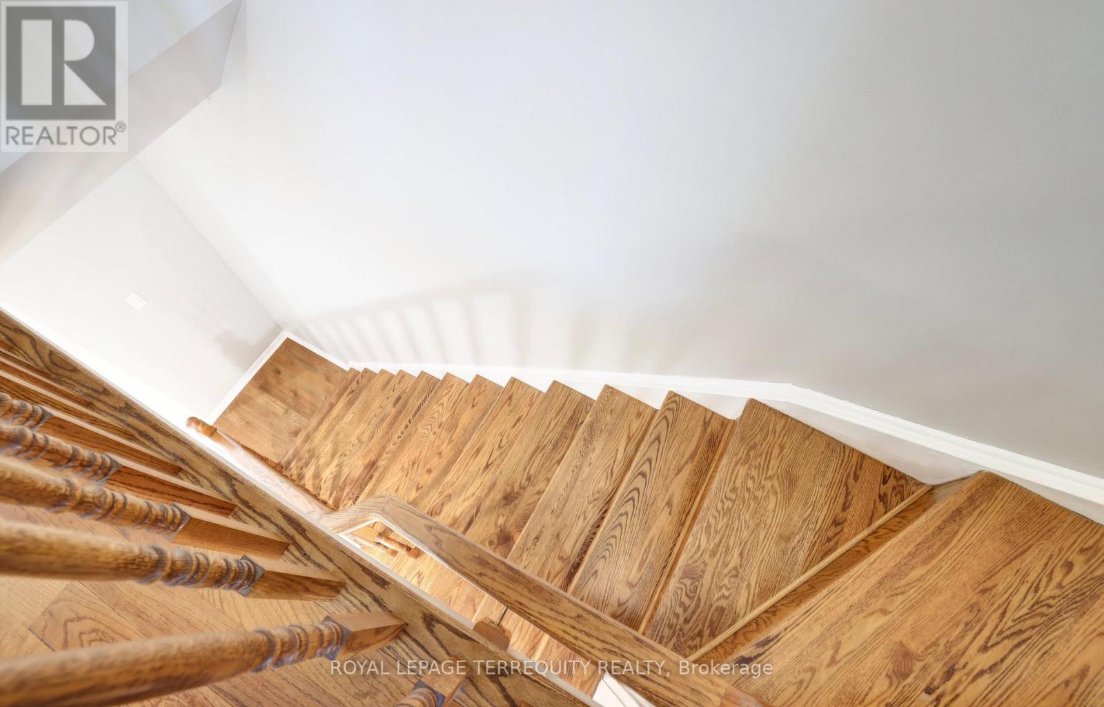 369 Rosegate Way, Oakville (Wc Wedgewood Creek), Ontario  L6H 6K1 - Photo 14 - W12961558