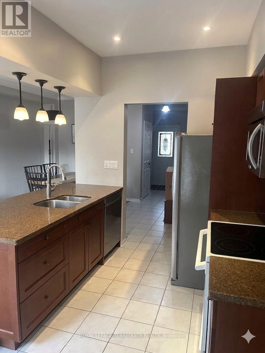 369 Rosegate Way, Oakville (Wc Wedgewood Creek), Ontario  L6H 6K1 - Photo 10 - W12961558