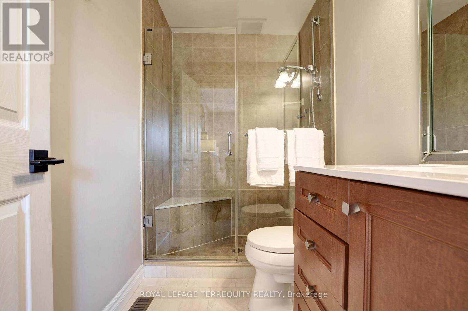 369 Rosegate Way, Oakville (Wc Wedgewood Creek), Ontario  L6H 6K1 - Photo 18 - W12961558