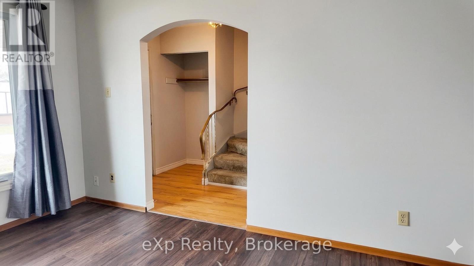 526 Thede Drive, Saugeen Shores, Ontario N0H 2C4 - Photo 8 - X12964894