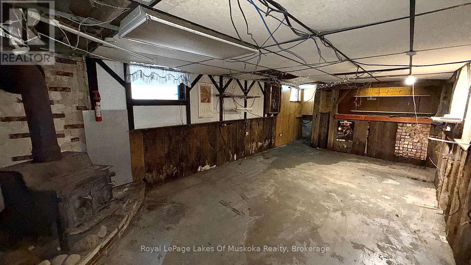 1071 Naismith Road, Bracebridge (Macaulay), Ontario  P1L 1X4 - Photo 12 - X12964936