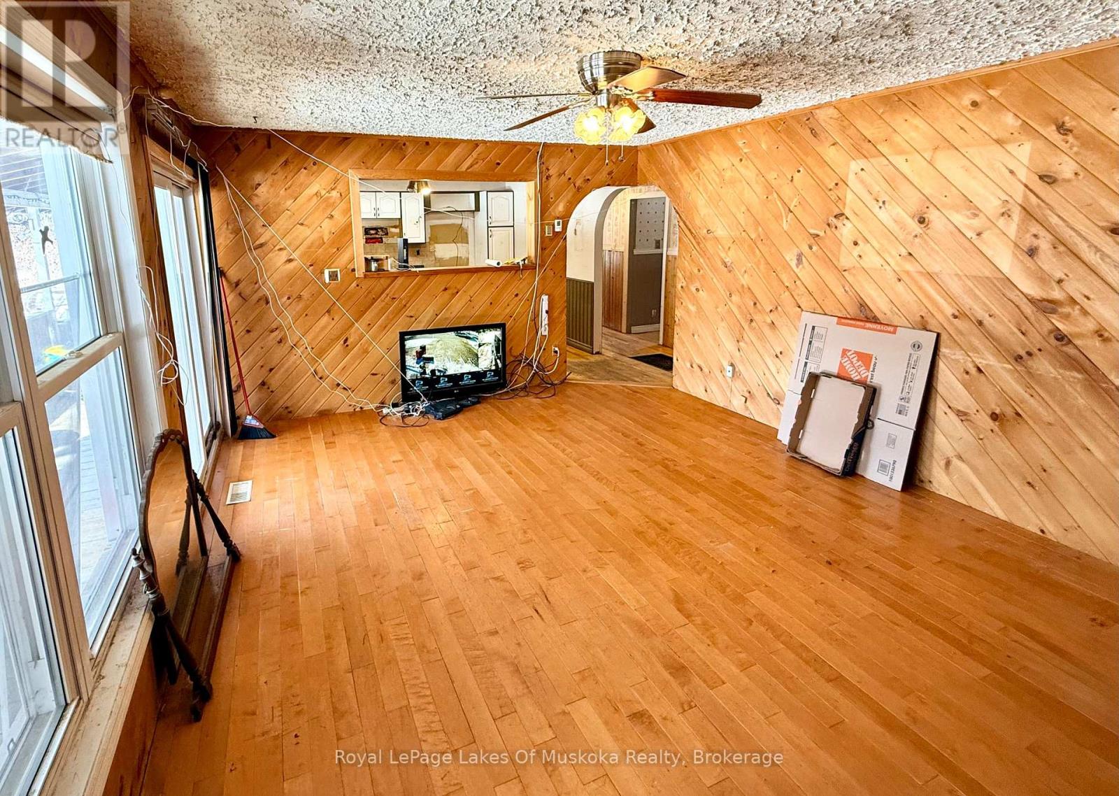 1071 Naismith Road, Bracebridge (Macaulay), Ontario  P1L 1X4 - Photo 7 - X12964936