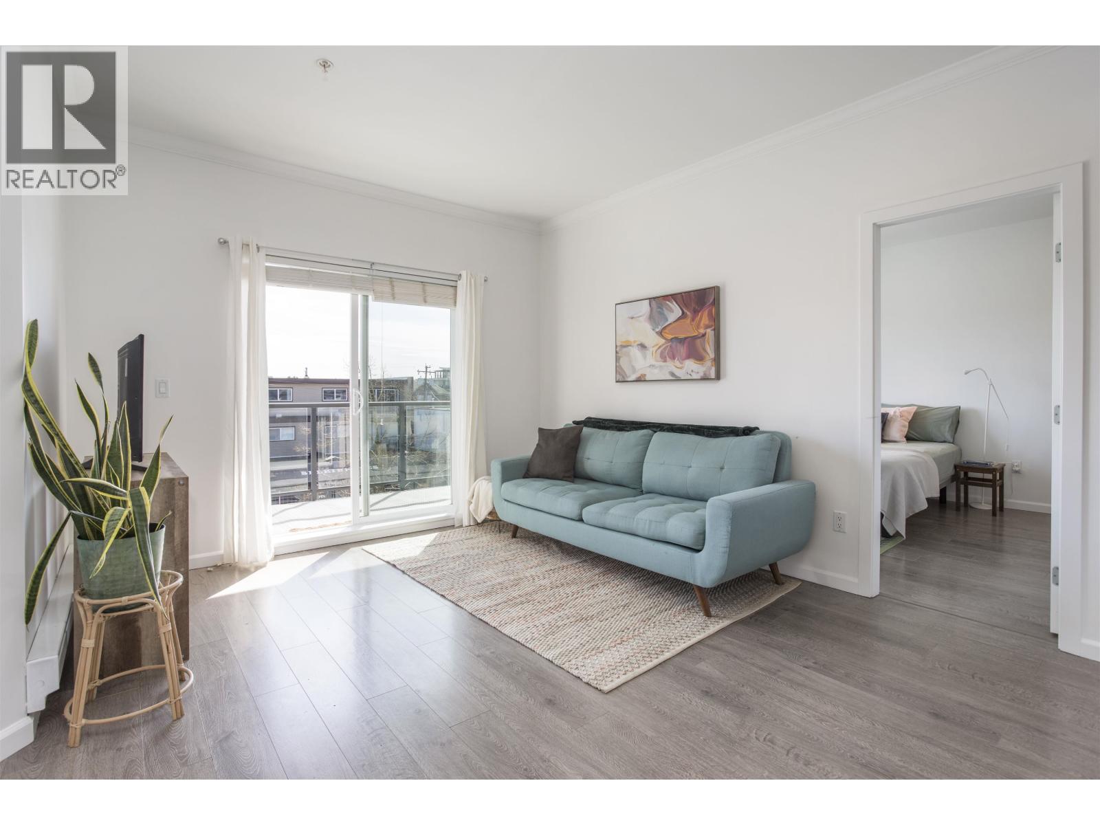 302 22363 SELKIRK AVENUE, Maple Ridge, British Columbia