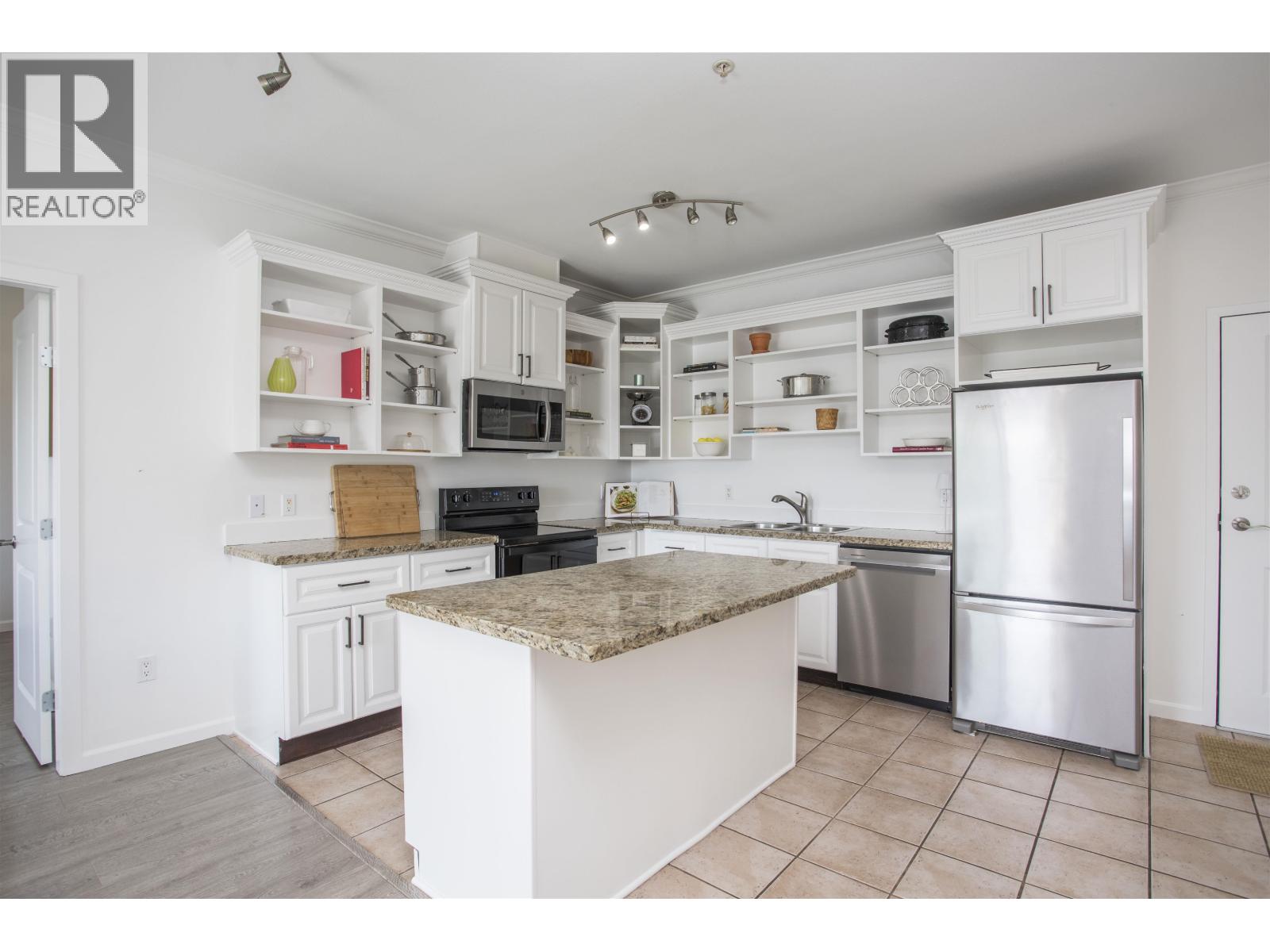 302 22363 Selkirk Avenue, Maple Ridge, British Columbia  V2X 2X6 - Photo 11 - R3107284