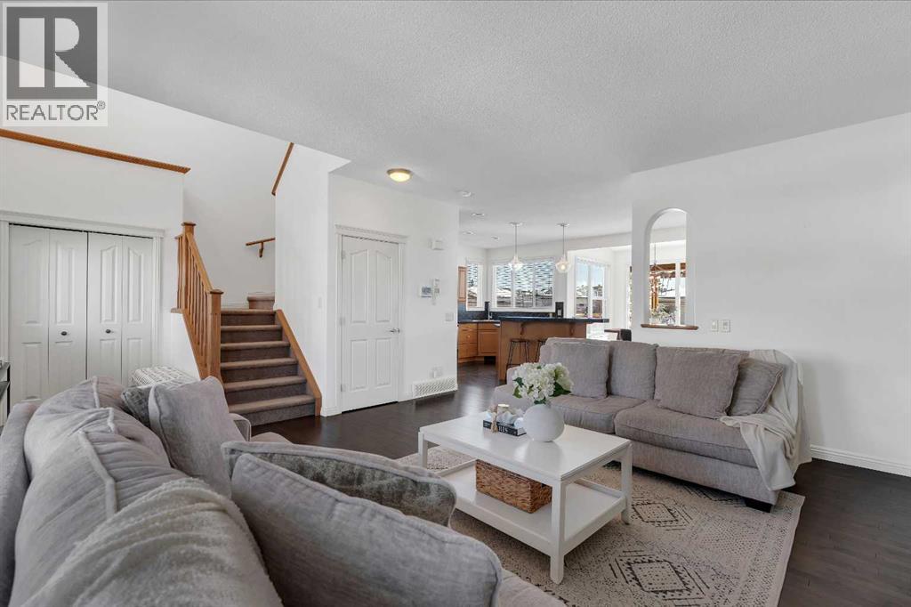 87 Prestwick Close SE, Calgary, Alberta  T2Z 4Y5 - Photo 2 - A2299247