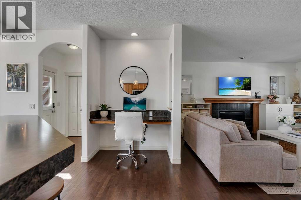 87 Prestwick Close SE, Calgary, Alberta  T2Z 4Y5 - Photo 6 - A2299247