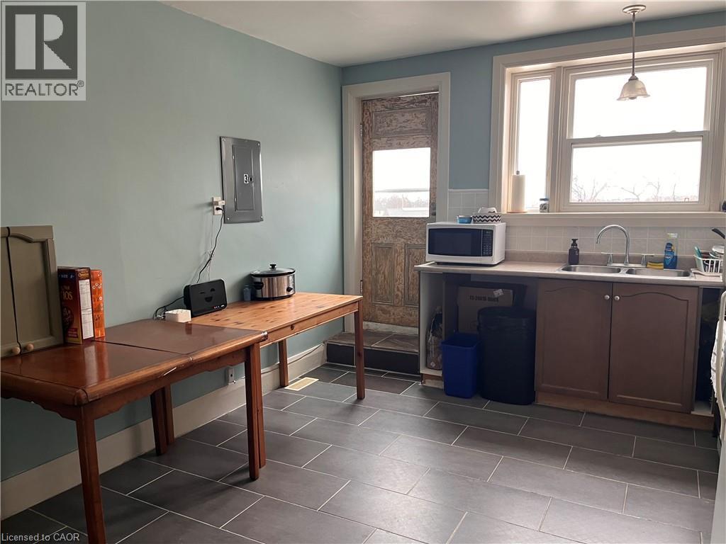 134 Queen Street, Dunnville, Ontario  N1A 1H7 - Photo 6 - 40817760