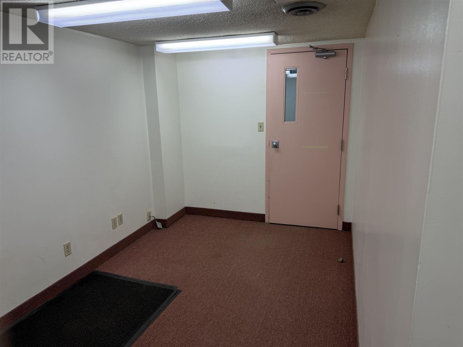 955 Queen St E, Sault Ste. Marie, Ontario  P6A 2C3 - Photo 2 - SM260626