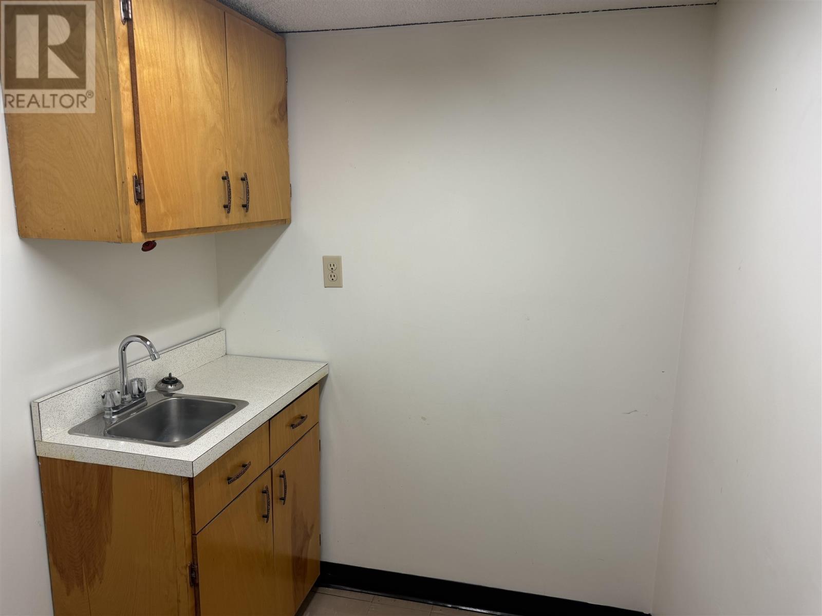 955 Queen St E, Sault Ste. Marie, Ontario  P6A 2C3 - Photo 5 - SM260626