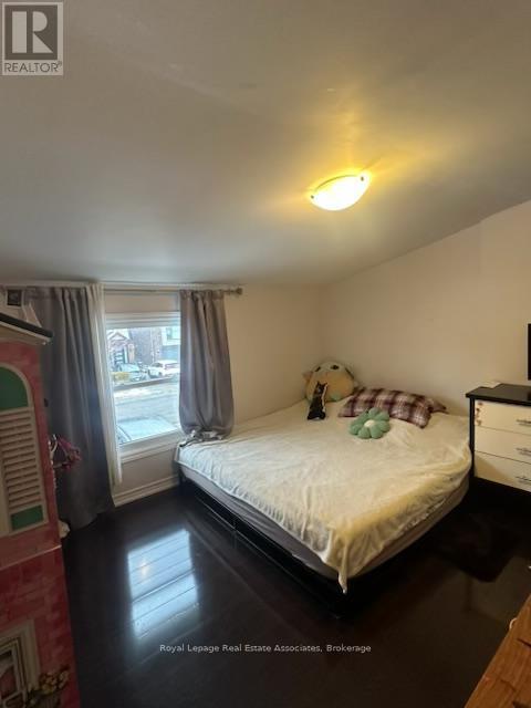 Upper - 60 Ninth Street, Toronto, Ontario M8V 3E3 - Photo 6 - W12856202