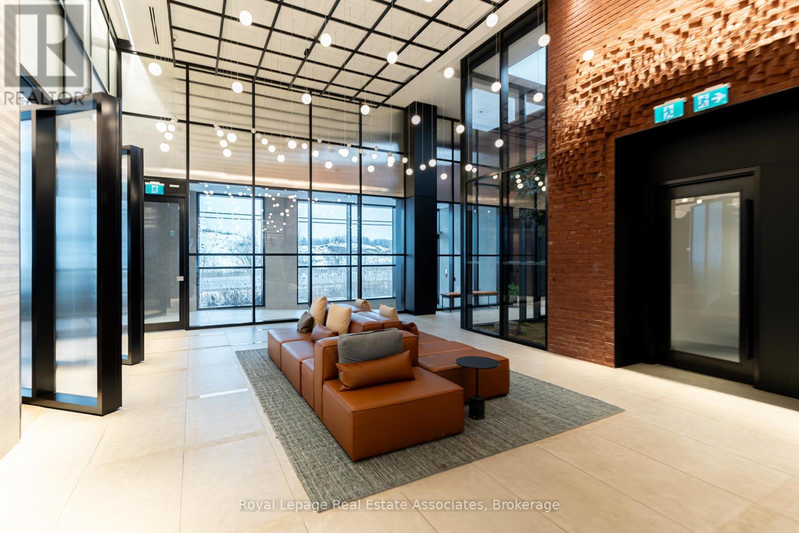 407 - 3200 William Coltson Avenue, Oakville, Ontario  L6H 7W6 - Photo 5 - W12919190