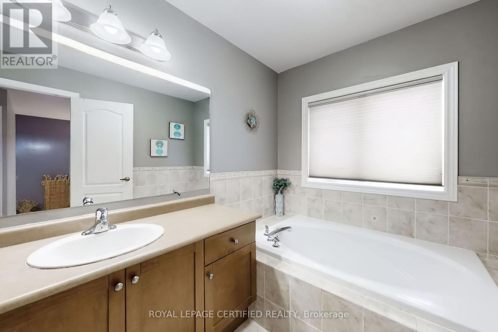 57 Humbershed Crescent, Caledon, Ontario  L7E 2X4 - Photo 20 - W12961496