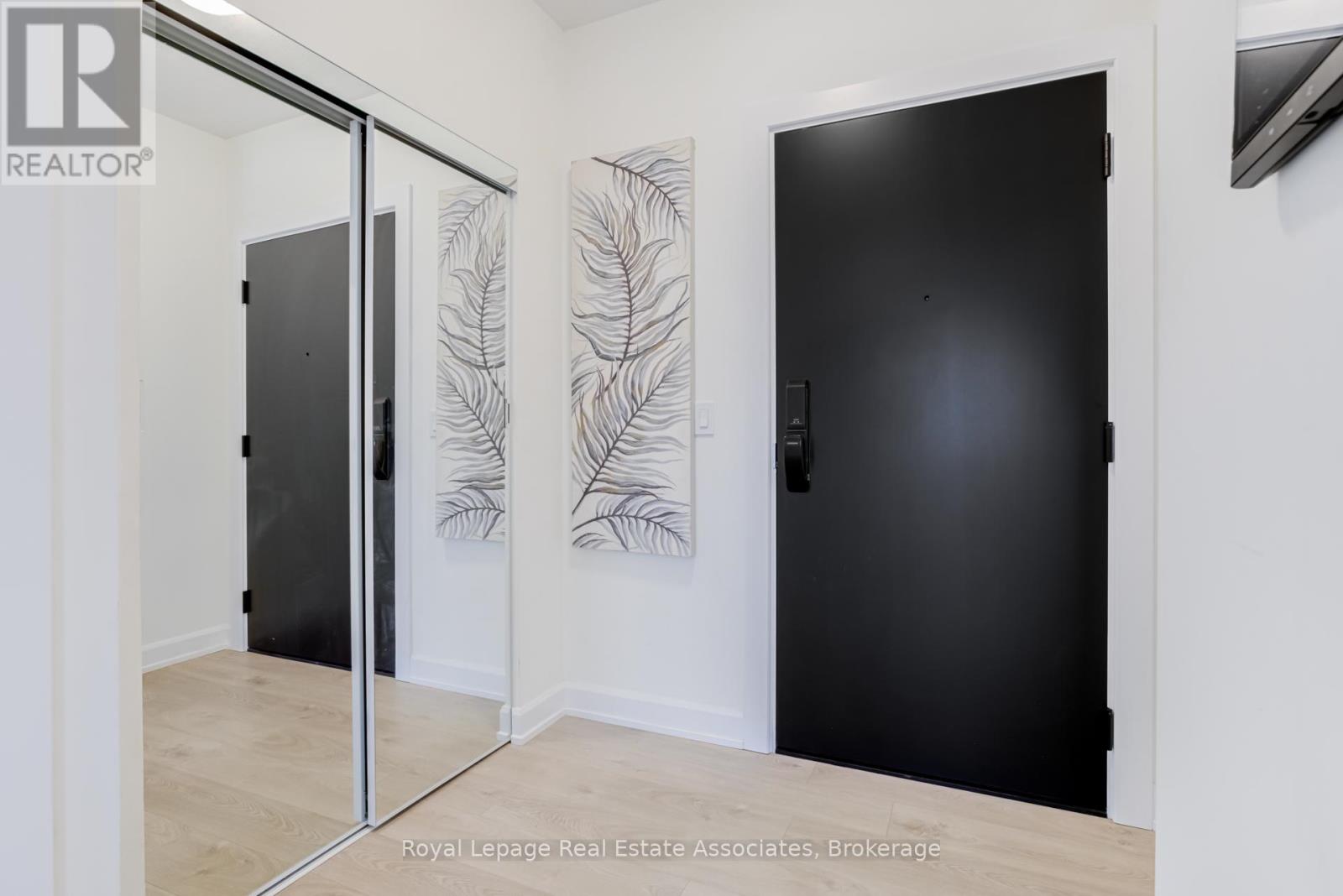 407 - 3200 William Coltson Avenue, Oakville, Ontario  L6H 7W6 - Photo 7 - W12919190