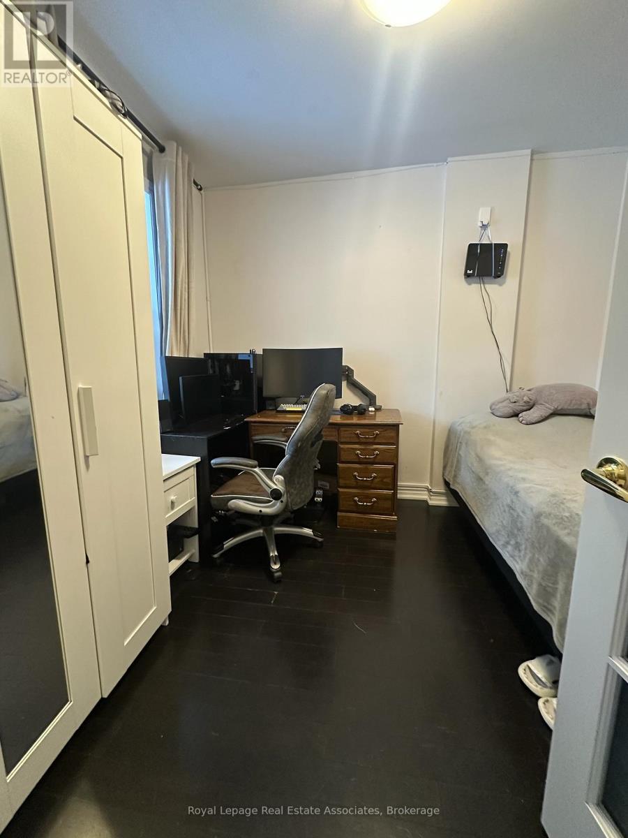 Upper - 60 Ninth Street, Toronto, Ontario M8V 3E3 - Photo 8 - W12856202