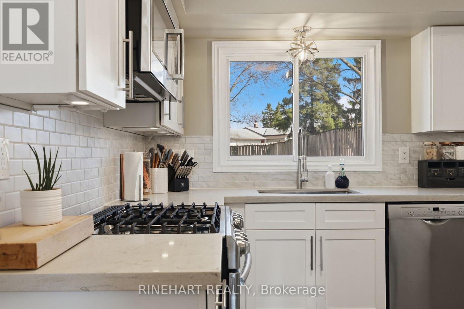 128 Banbury Road, London South (South T), Ontario  N5Z 4G4 - Photo 15 - X12964768