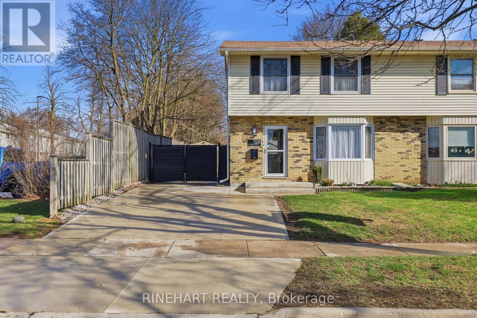 128 Banbury Road, London South (South T), Ontario  N5Z 4G4 - Photo 4 - X12964768