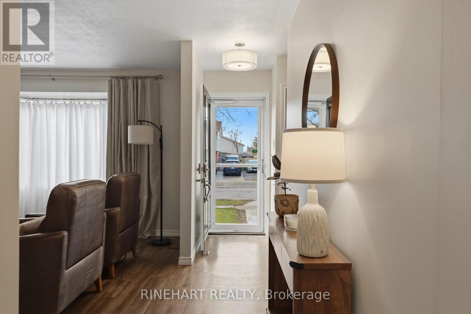 128 Banbury Road, London South (South T), Ontario  N5Z 4G4 - Photo 5 - X12964768