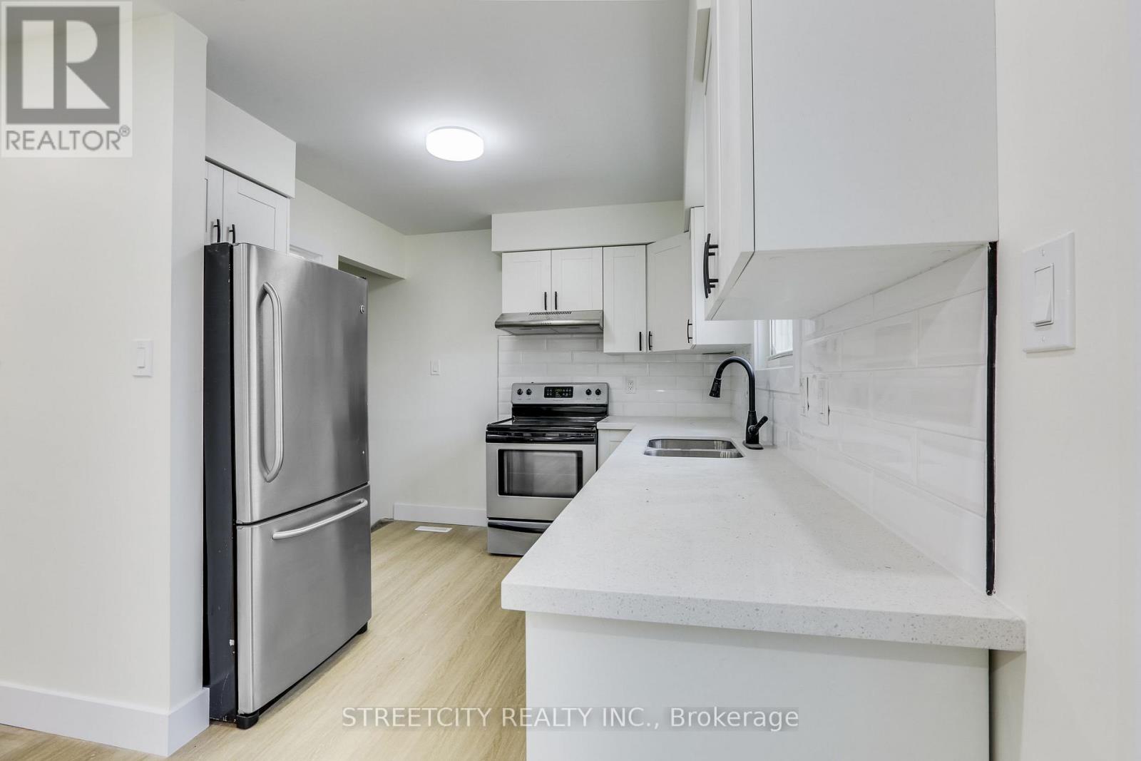 25 Augusta Crescent, London South, Ontario  N6E 2C9 - Photo 12 - X12964776