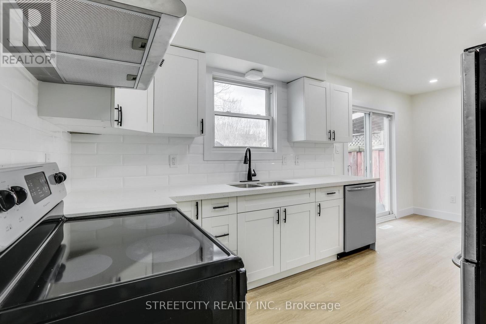 25 Augusta Crescent, London South, Ontario  N6E 2C9 - Photo 13 - X12964776