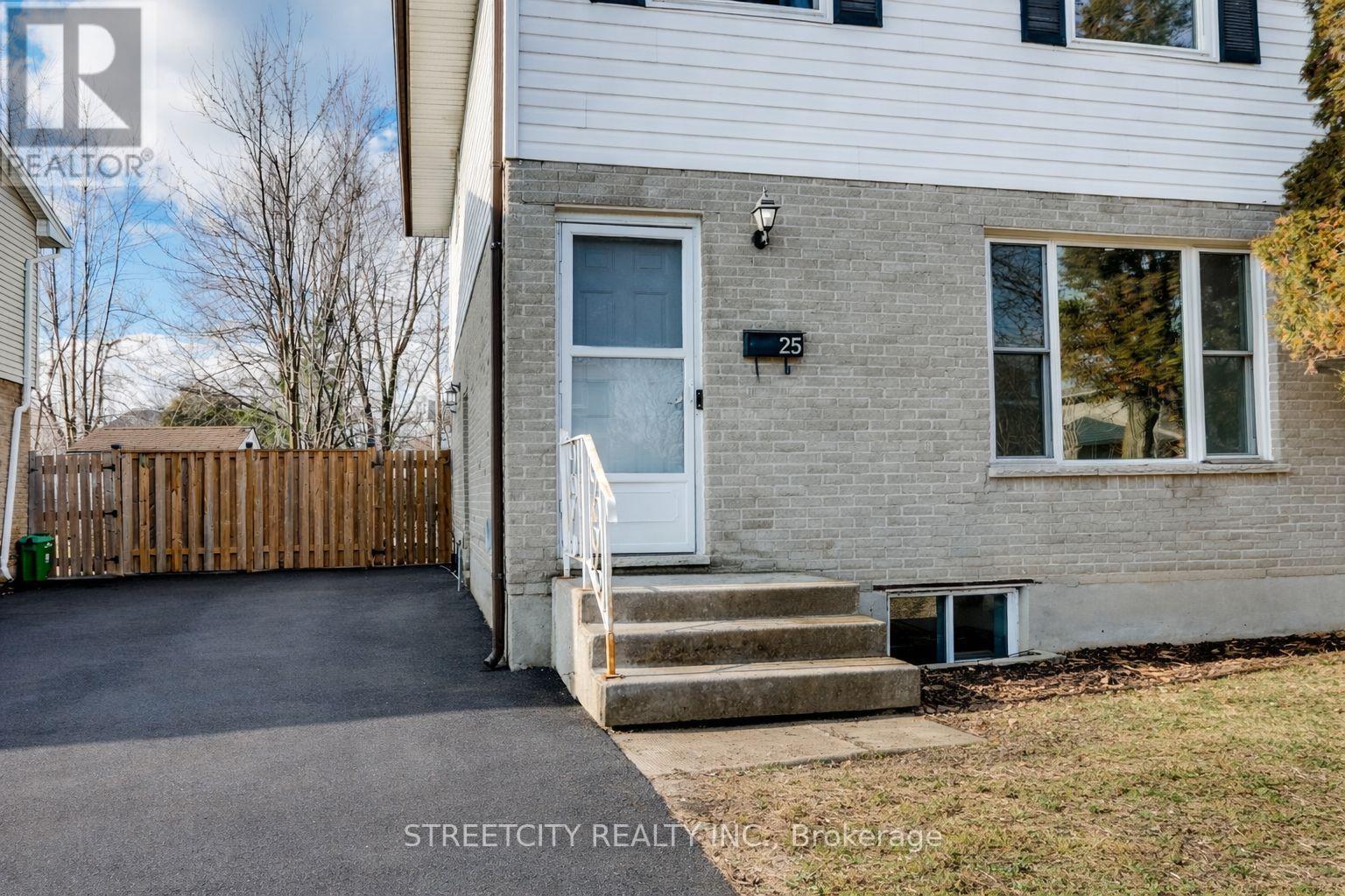 25 Augusta Crescent, London South, Ontario  N6E 2C9 - Photo 3 - X12964776