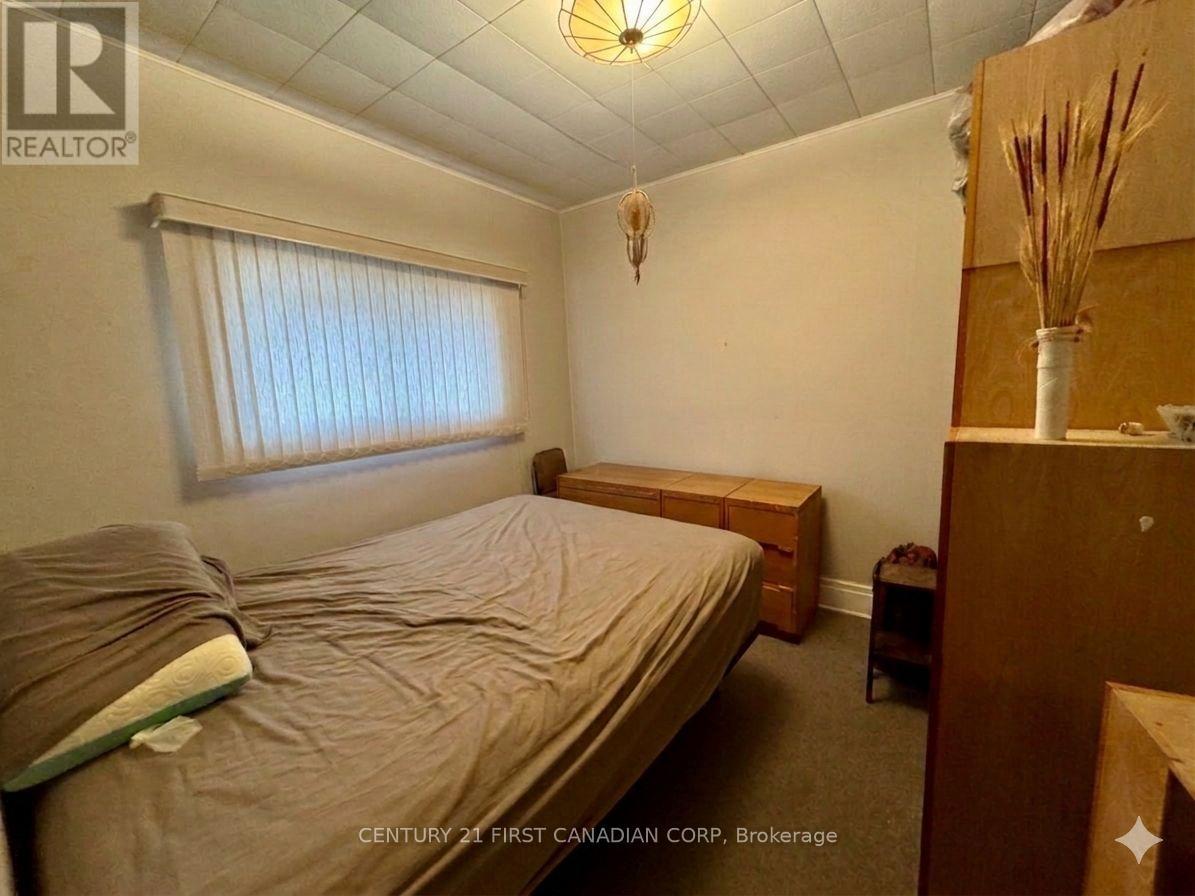 Photo 6 of 8 for 239 Riverside Drive